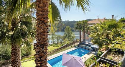 Holiday Home 'Porto Douro' with Private and Indoor Pools, Heated Water, Terrace and Wi-Fi