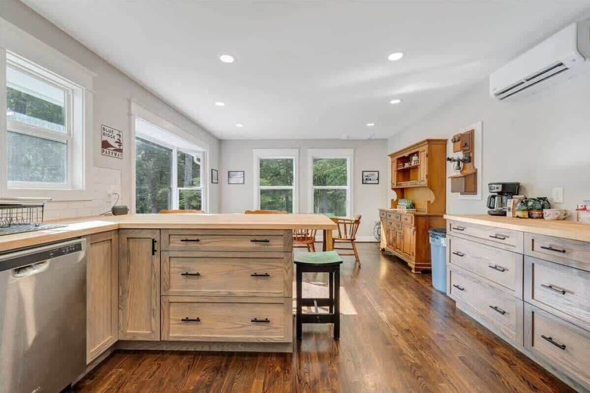 冰箱、微波炉、烤箱、炉灶