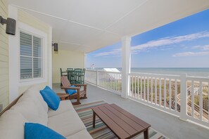 Property grounds - Oceanfront, Large Condo! Prime Location, Community Pool & Elevator! (Isle Of Palms)