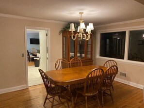 Dining - Charming Vacation Home near Augusta masters, Perfect Retreat for the Tournament! (Augusta)