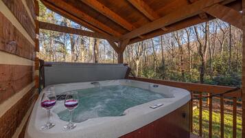 Cabin, 2 Bedrooms | Property grounds