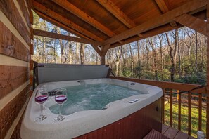 Cabin, 2 Bedrooms | Property grounds