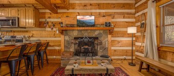 Hidden Hideaway 2 Bedroom Cabin by RedAwning
