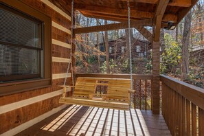 Cabin, 2 Bedrooms | Property grounds