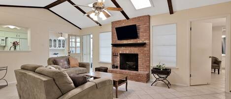 House, 3 Bedrooms | Living area