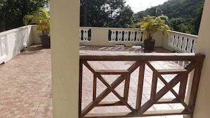 Property grounds - Cozy 2 bedroom tropical apartment  (Castries)