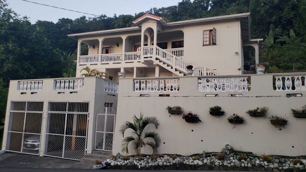 Exterior - Cozy 2 bedroom tropical apartment  (Castries)