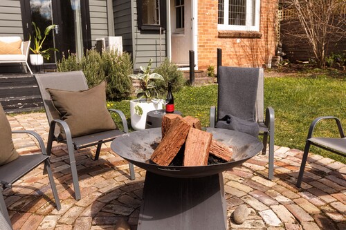 The Waratah House | Sauna, Firepit & Walk to Town Centre