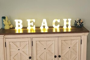 Interior - Cozy Lake-House Movie Theater min to the OC (Selbyville)