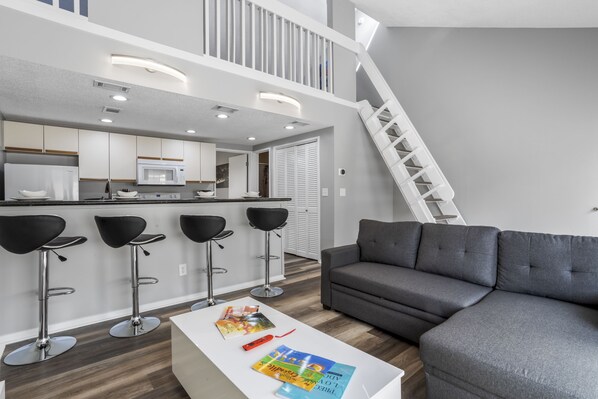 Smart TV - Well-Located Cozy Townhouse Retreat (Gulfport)