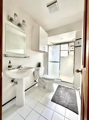 Shower, hair dryer, towels, soap - Catskills Retreat on 10 Acres w/ Private Creek (Olivebridge)