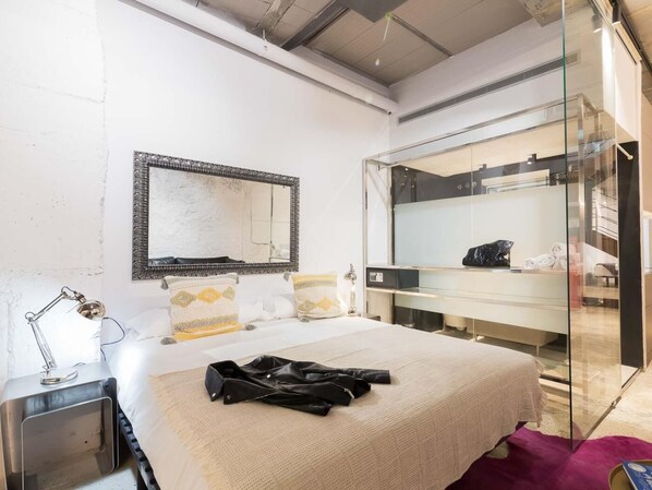 2 bedrooms, in-room safe, iron/ironing board, travel cot