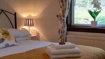 3 bedrooms, WiFi, bed sheets