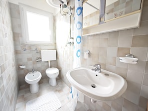 Douche, bidet
