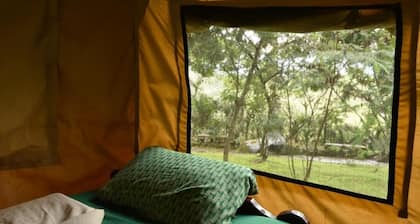 Room in B&B - Red Rocks Rwanda - Safari Tent Twin