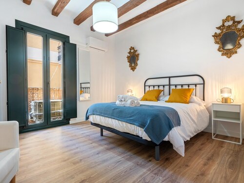 Apartment in TGN historic center only 10min beach