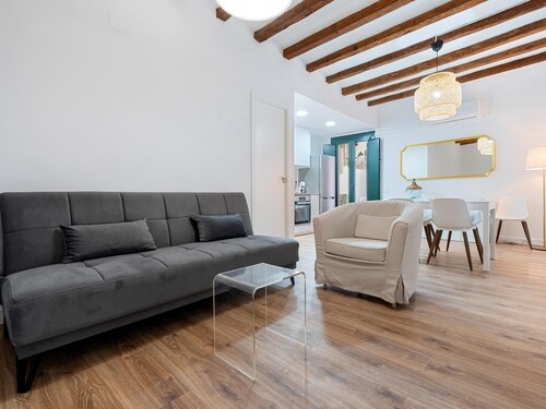 Apartment in TGN historic center only 10min beach