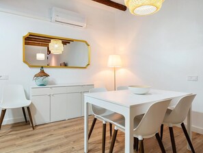 Dining - Apartment in TGN historic center only 10min beach (Tarragona)