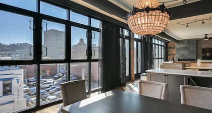 Huge 3 Bedroom Condo, Central Downtown Asheville
