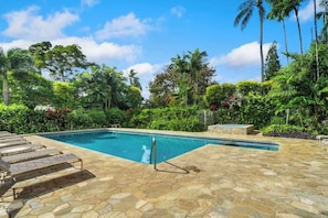Pool - Ocean Bluff Gem in Princeville! Beach Access +Pool (Princeville)