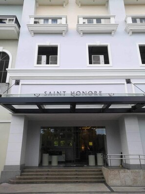 Exterior detail - St. Honore 6 guests, 5 beds, 2 bedrooms & 2 baths.  Your Home Away From Home.   (Iloilo Business District, Iloilo City)
