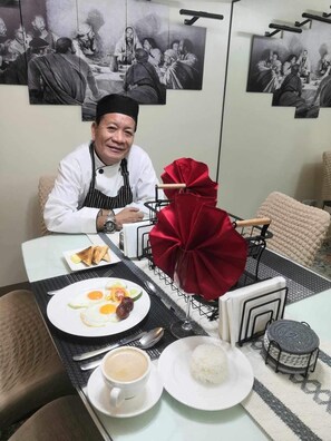 Dining - St. Honore 6 guests, 5 beds, 2 bedrooms & 2 baths.  Your Home Away From Home.   (Iloilo Business District, Iloilo City)