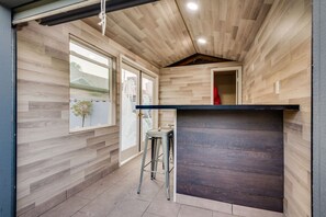 Interior - Minutes away from Las Vegas downtown and strip, phenomenal home. (Las Vegas)