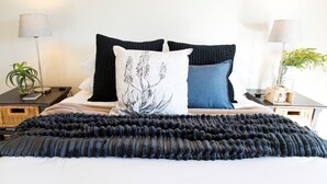 5 bedrooms, iron/ironing board, bed sheets - 87 Sand Street - Buffels bay (Buffels Bay)
