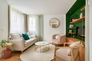 TV, offices - La vie en Rose (Paris)