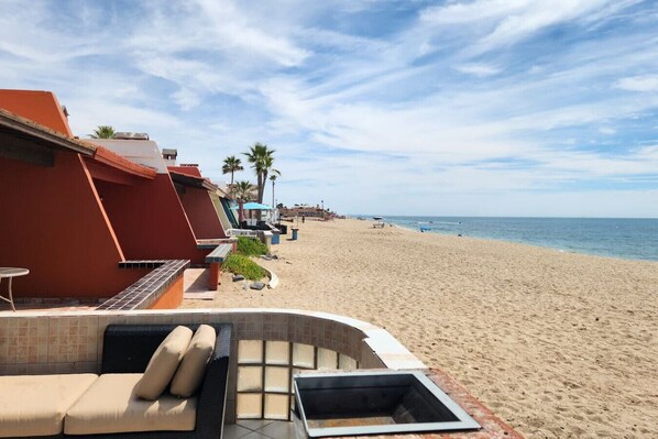 Beach nearby - Beachfront 3-Bedroom House with Ocean Views in the Mirador (Puerto Peñasco)