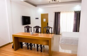 1 bedroom, free WiFi - E and C tourist Inn (Dumaguete)