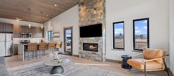 Mara Luxury Cabin- Aspen