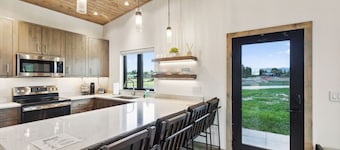 Mara Luxury Cabins- Pine