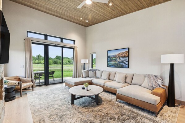 Smart TV, chimenea