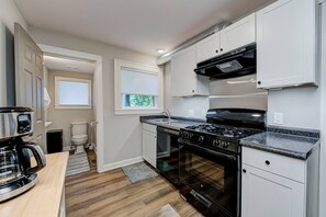 3 bedrooms - Chic Spacious Downtown Retreat (Indianapolis)