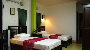 Superior Twin Room | Bed sheets - Klungkung Tower Hotel (Klungkung)