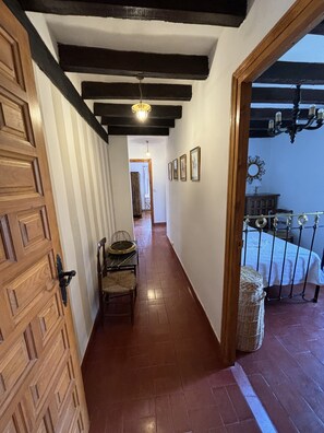 7 Schlafzimmer, Bügeleisen/Bügelbrett, Reisekinderbett, WLAN