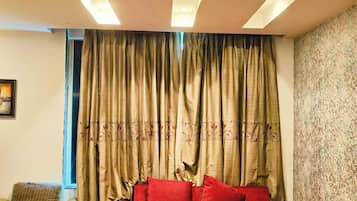 Classic Room | 1 bedroom, laptop workspace, bed sheets