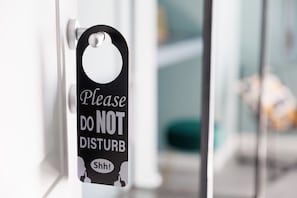 Premium bedding, down duvets, in-room safe, individually furnished - LE STANZE DI NAPOLI (Naples)