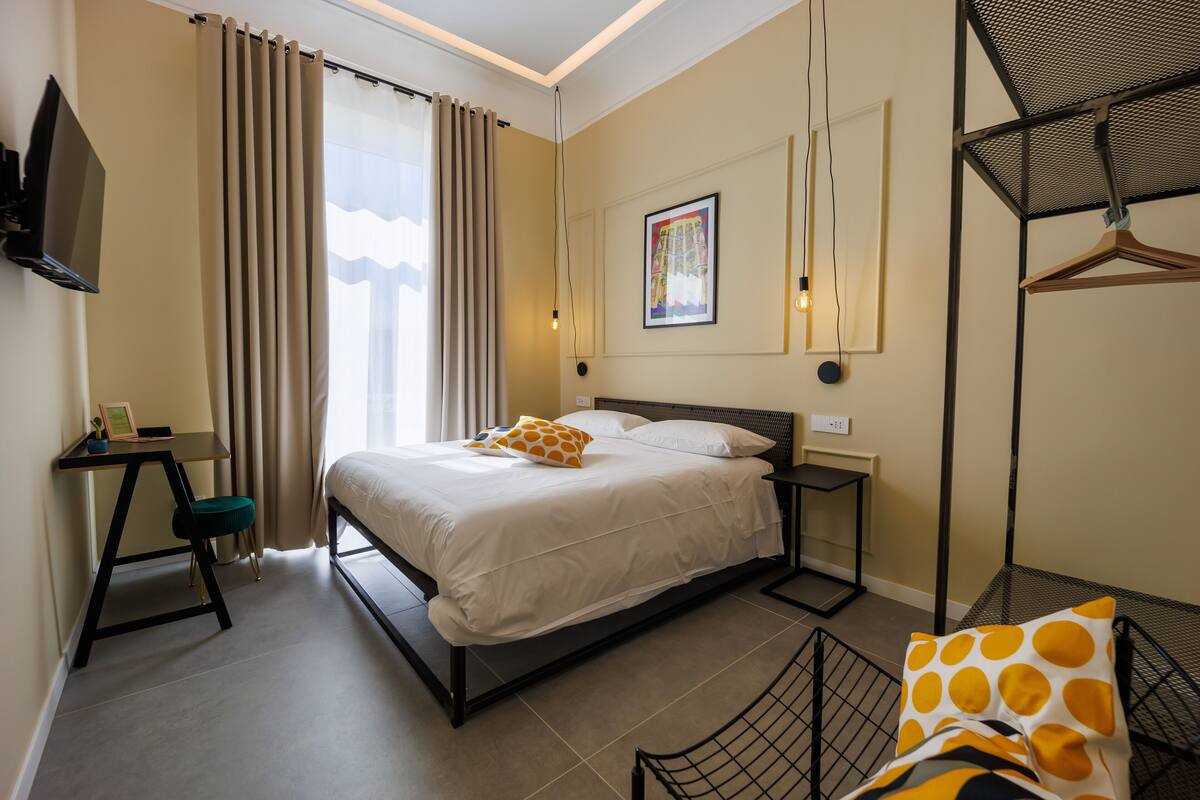 Design Double Room | Premium bedding, down comforters, in-room safe, desk