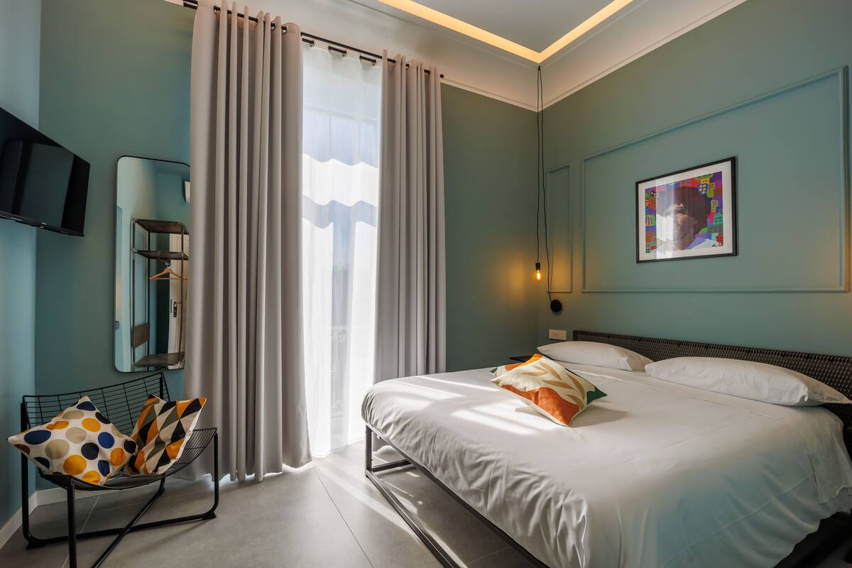 Design Double Room | Premium bedding, down comforters, in-room safe, desk