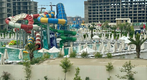 Cozy 1-bedroom in delightful Sea Breeze  resort with AC, WiFi in Baku.