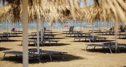 Cozy 1-bedroom in delightful Sea Breeze resort with AC, WiFi in Baku.