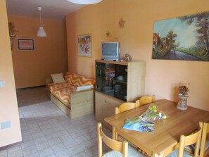Apartment, 1 Bedroom | 2 bedrooms