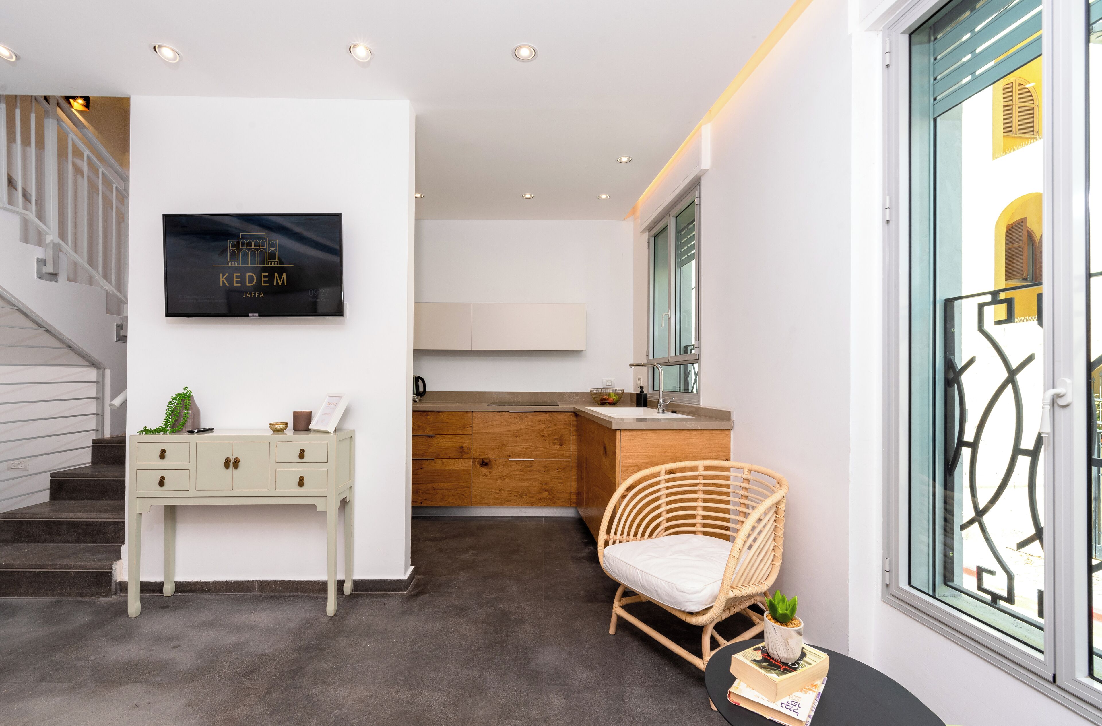 Deluxe Suite | Private kitchen | Electric kettle