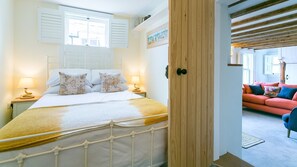 2 bedrooms, iron/ironing board, travel cot, free WiFi