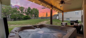 Dollys Stampede House! New, Hot tub, Gameroom