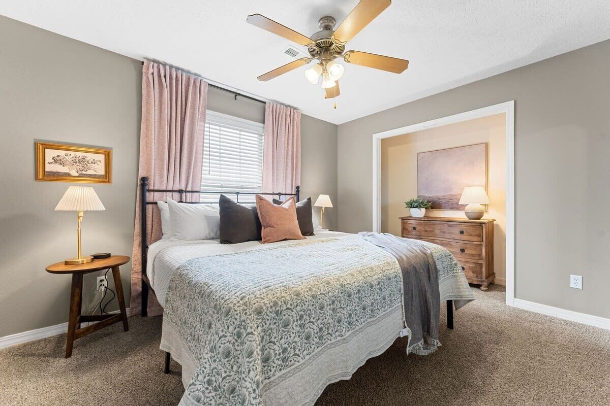 3 bedrooms, iron/ironing board, travel crib, WiFi