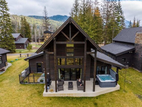 Family Retreat | Hot Tub, Game Room near Lake & Golf
