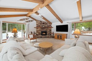 TV connectée, cheminée